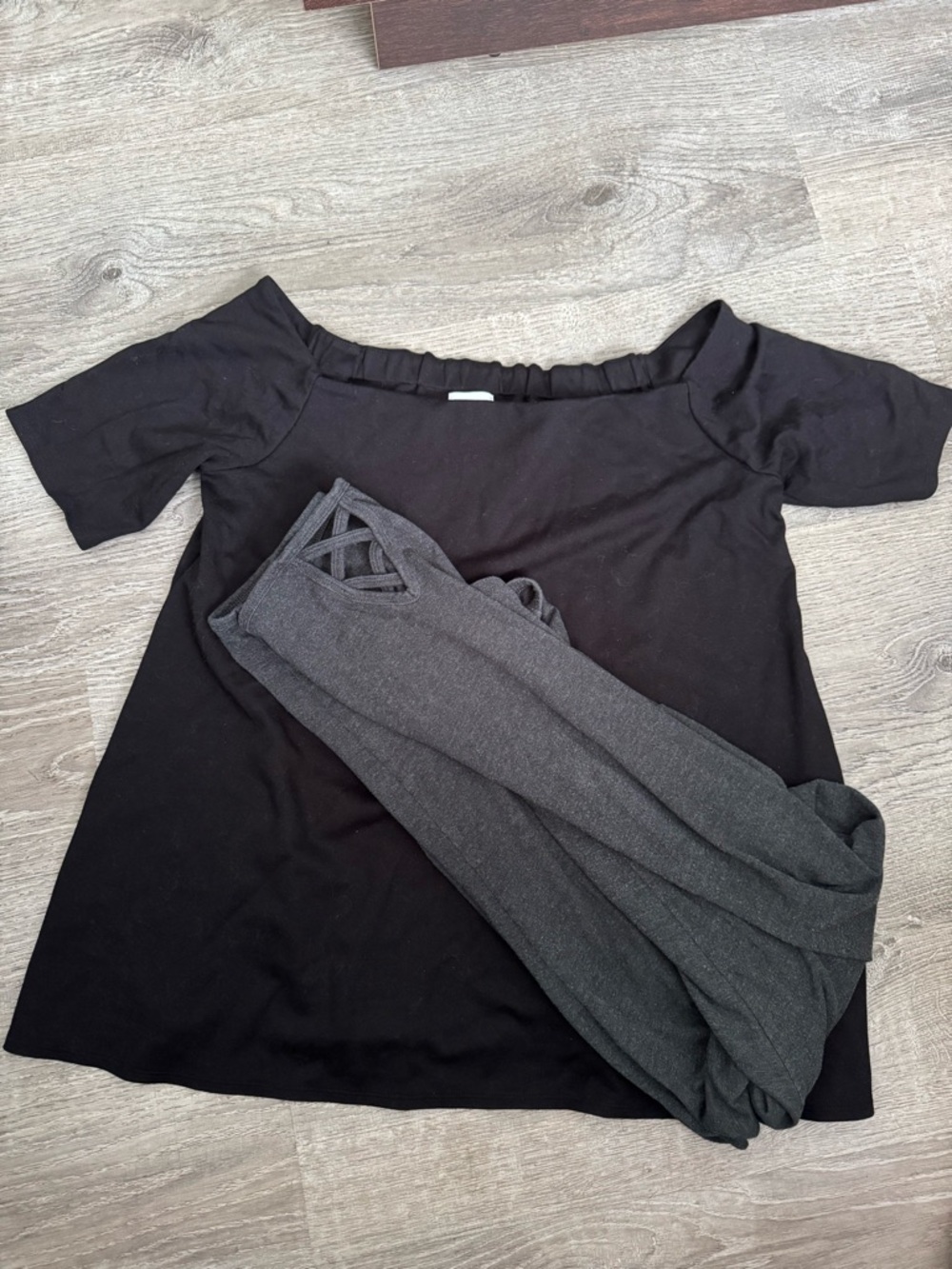Maternity L outfit set, leggings and blouse